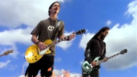 Black Hole Sun Un himno grunge que evoca melancolía con un toque psicodélico